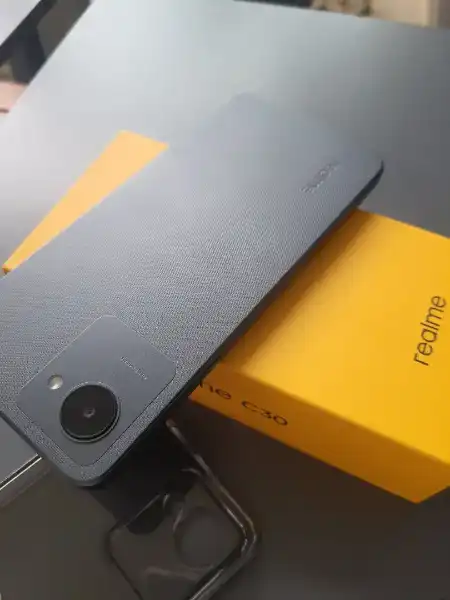 Realme C30 pemakaian 5 hari garansi 1 tahun - adasale