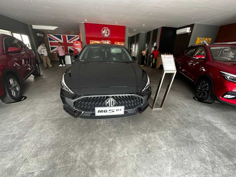 Gratis emas batang 3gr, sedan MG 5GT - adasale