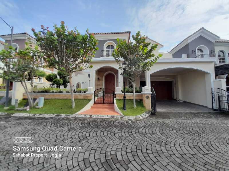Rumah LUX Mewah SEMI FURNISHED di Perumahan Elite - adasale