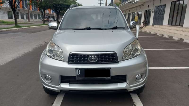 Toyota Rush S Matic tahun 2012 - adasale