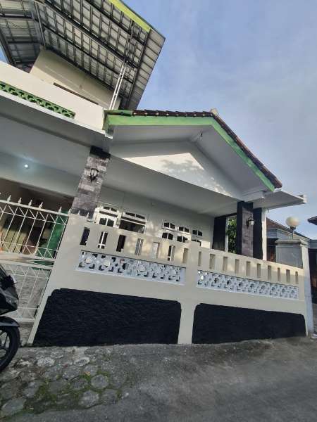 Kost 2 Lantai dekat Terminal Jombor - adasale