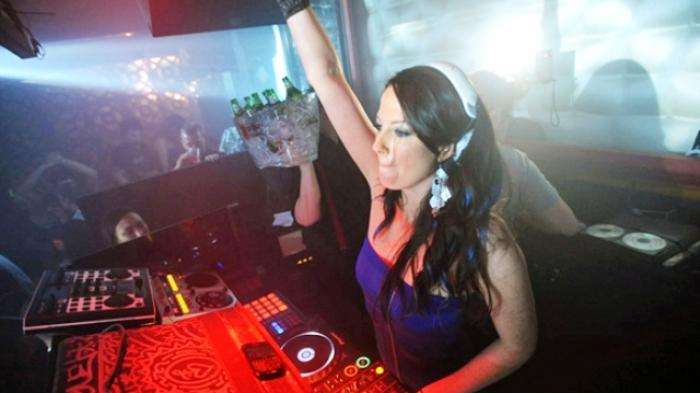 DJ Disk Jockey Citra Studio - adasale