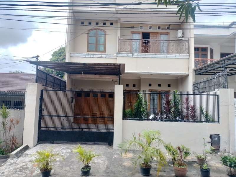 Rumah 2 Lantai di Kebon Jeruk, Jakarta Barat - adasale