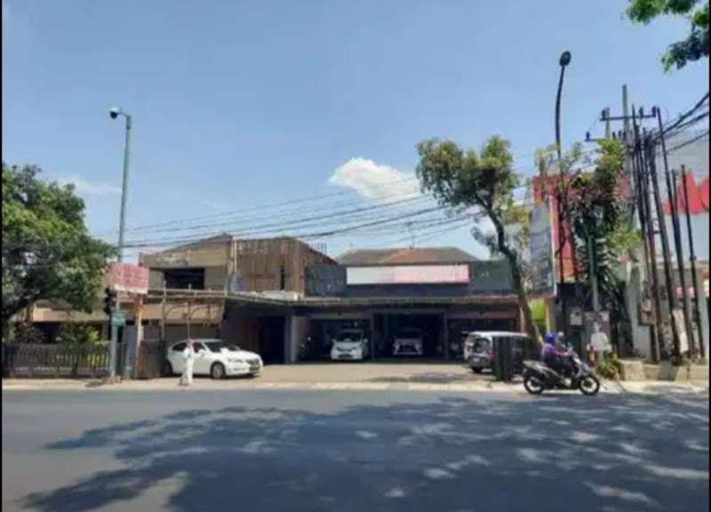 Showroom Raya Sunandar Priyo Sudarmo, Malang - adasale