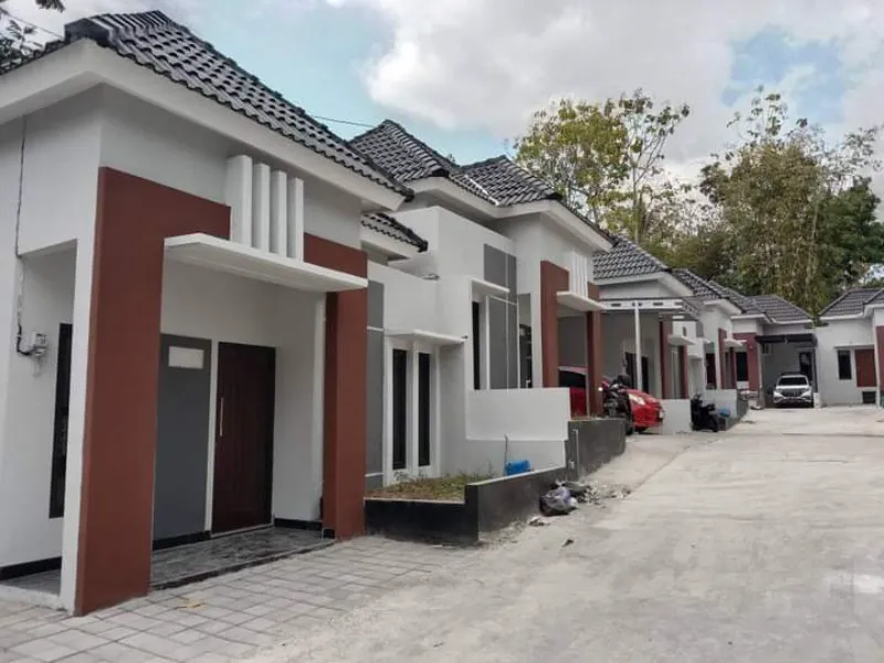 CLUSTER 12 UNIT RUMAH DI BANGUNJIWO KASIHAN BANTUL - adasale
