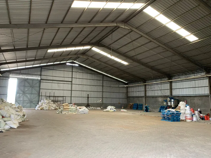 Gudang Luas di Raya Mojosari Trawas, Mojokerto - adasale