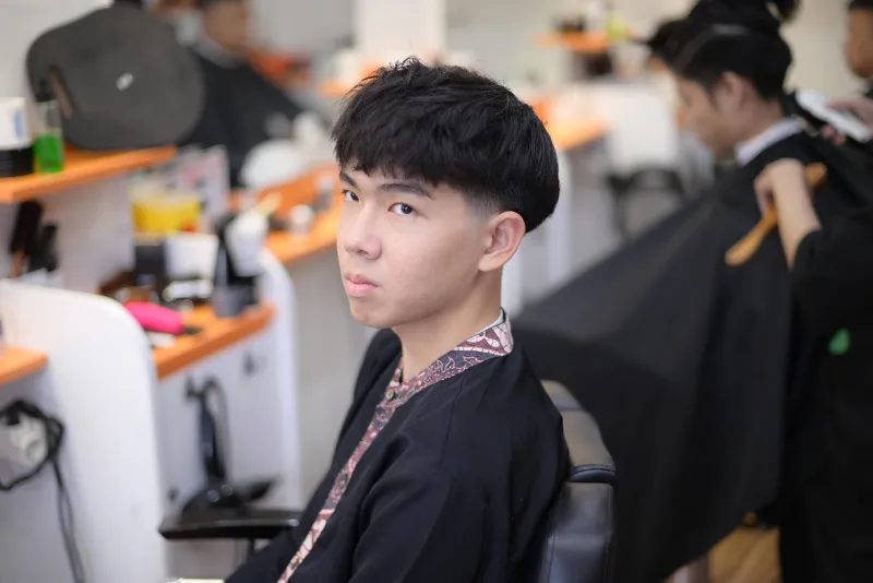 Mau ganteng ? Barberbos aja ! - adasale