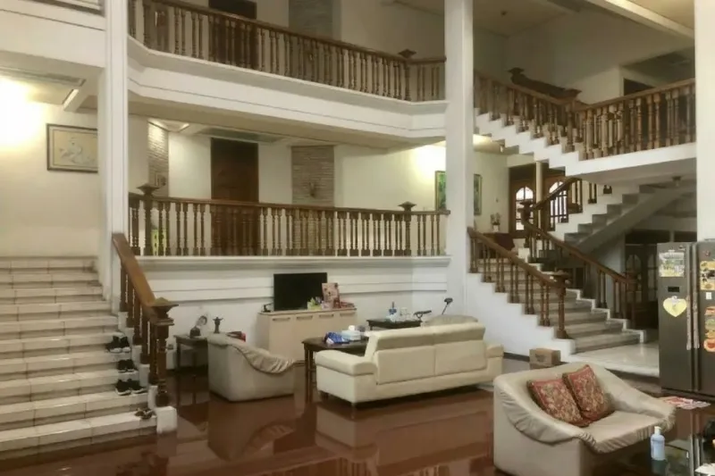 Rumah Usaha Surabaya Pusat Jl Raya Darmo - adasale