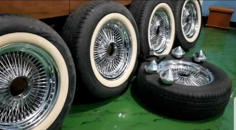 Ausralian Classic Wire Wheels - adasale