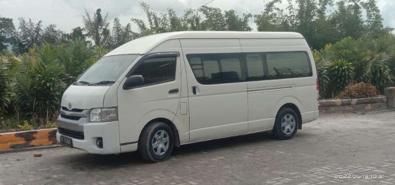 Menyewakan Mobil Toyota Hiace Medan Murah - adasale