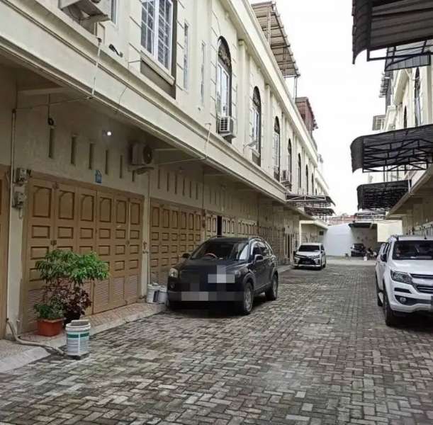 SEWA RUMAH KOMPLEK KOPEL INDAH - TITI KUNING - adasale