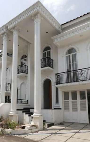 Rumah di Grand Maritza Ciracas Jakarta Timur - adasale