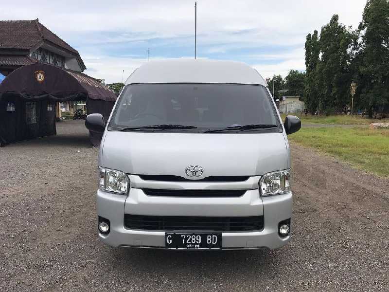 Toyota Hiace commuter 2017 - adasale