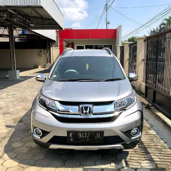 honda BR-V 1,5 E 2018 silver mt - adasale
