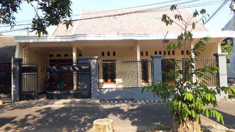 Rumah Pojok Strategis - adasale