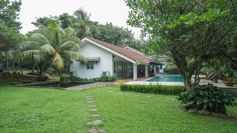 Villa Elhoppo Parung for Sale - adasale