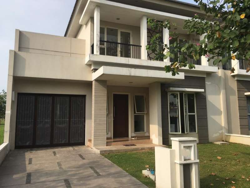 Rumah di Perumahan Suvarna Sutera, Tangerang - adasale