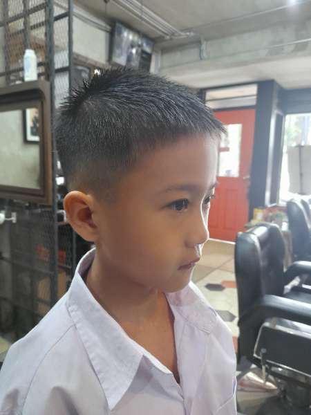 Tahun baru,yakali rambut ga ikut baru bos🤭 - adasale