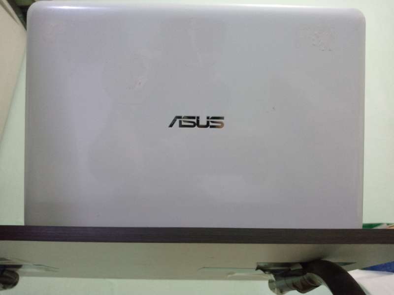 Laptop Asus E402Y Pemakaian Pribadi - adasale