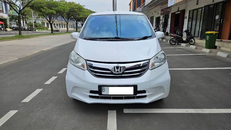 Honda Freed SD matic tahun 2013 AC double blower - adasale