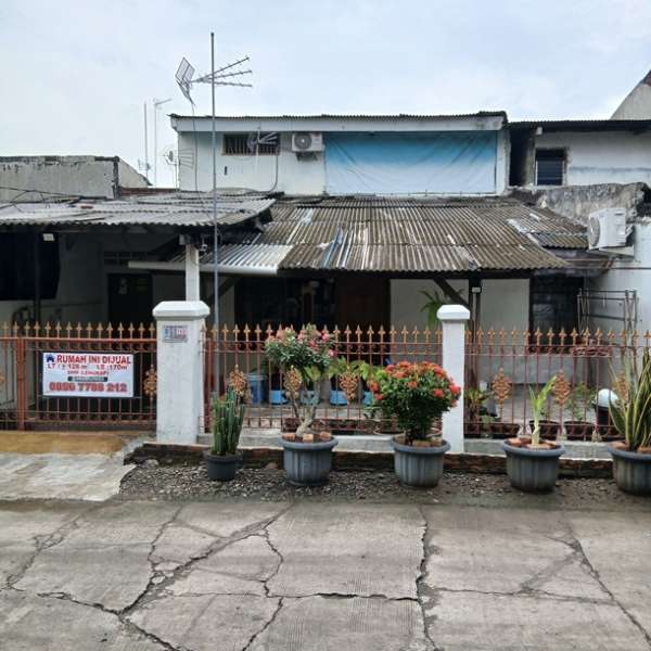 Rumah Second Bebas Banjir Strategis di Bekasi Kota - adasale