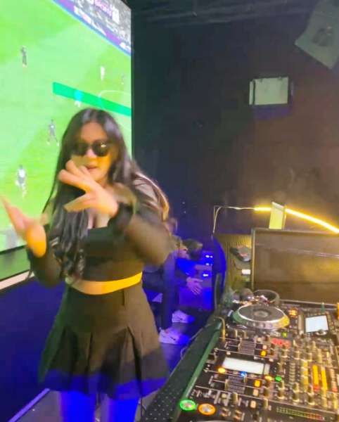 DJ Disk Jockey Citra Studio - adasale