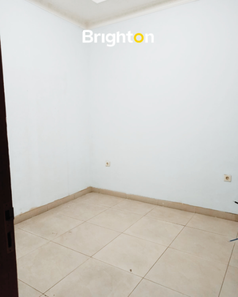 Rumah 2 lantai, 5 KT, di Tanjung Duren - adasale