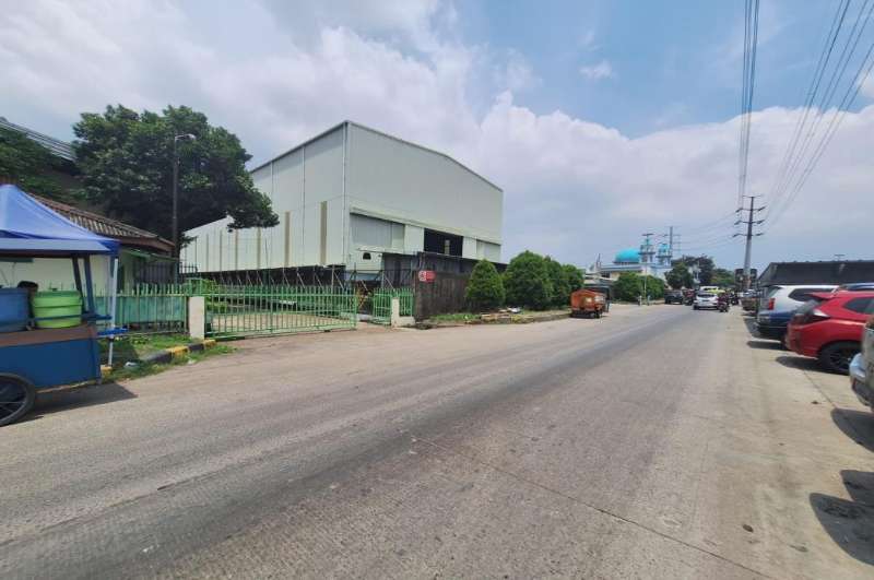 Pabrik di Jalan Pulo Lentut, Jakarta Timur - adasale