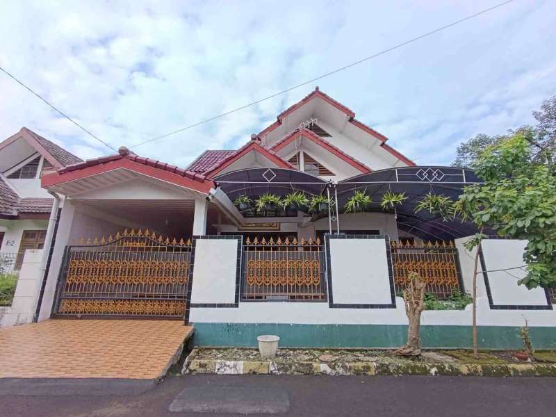 DIJUAL Rumah Luas Hook Di Komplek BUKIT NOVO - adasale