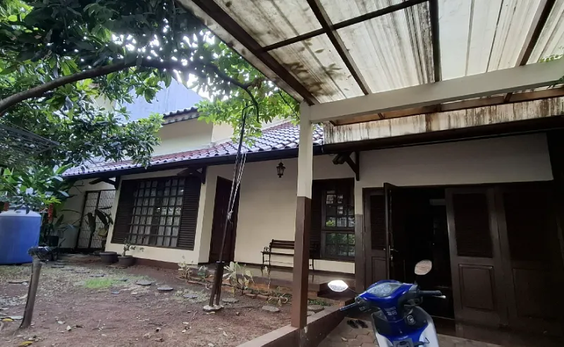 Jual Rumah Lama di Cendrawasih Jakarta Selatan - adasale