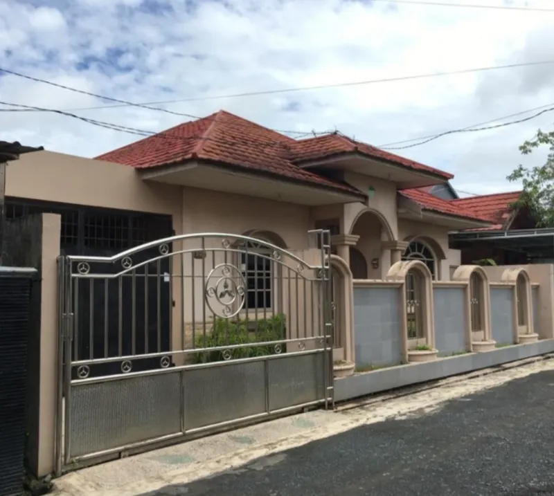 RUMAH KM 8 BANJARMASIN RINA KARYA - adasale