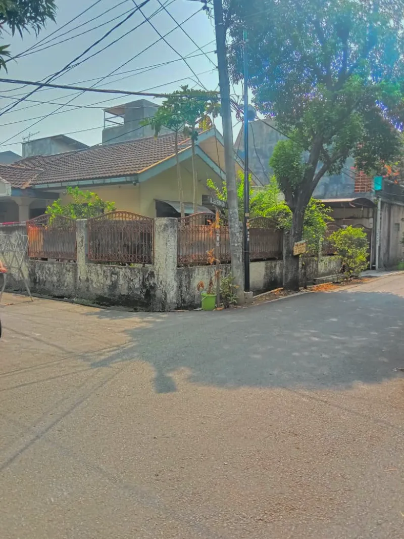 Dijual Rumah Tua di Lingkungan Strategis - adasale