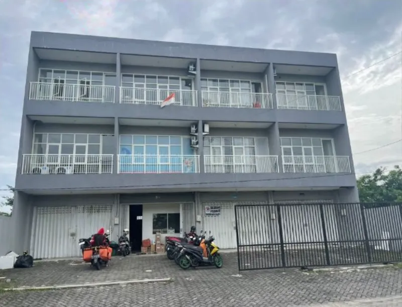 Dijual Ruko 3 Lantai di Dian Istana, Surabaya - adasale