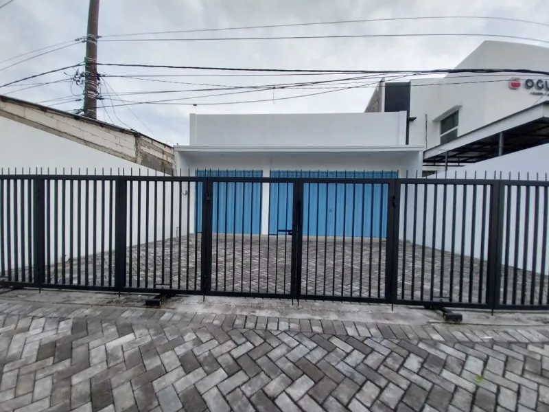Tempat Usaha di Jalan Manyar Kartika, Surabaya - adasale