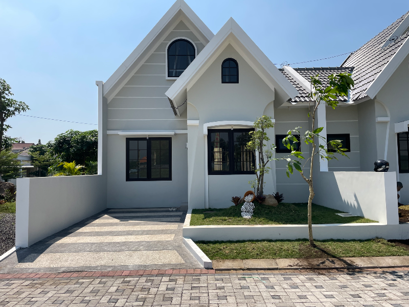 Rumah American Style Semi Furnish di Pandaan,Jatim - adasale