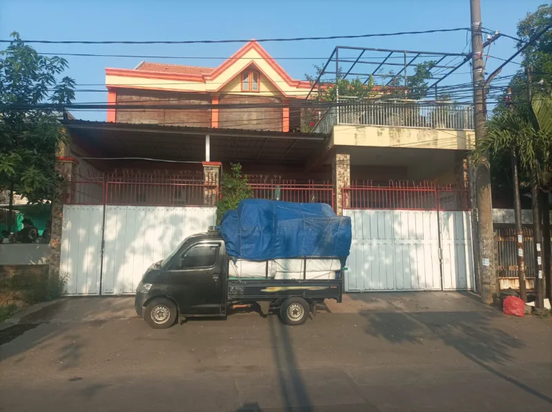 Rumah 2 Lantai di Ketintang Madya, Surabaya - adasale