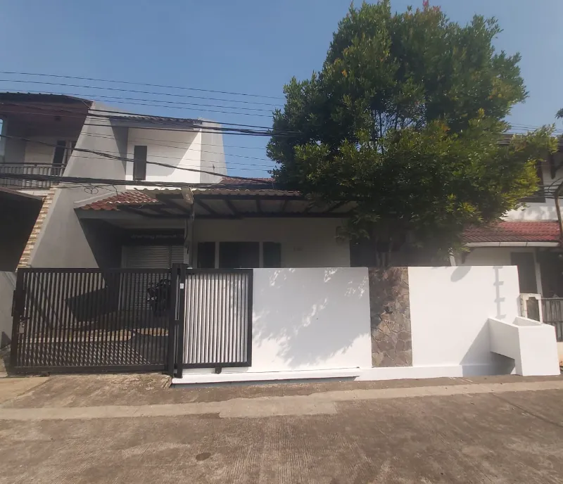 Rumah 1,5 Lantai di Jalan Siberut, Kota Bekasi - adasale