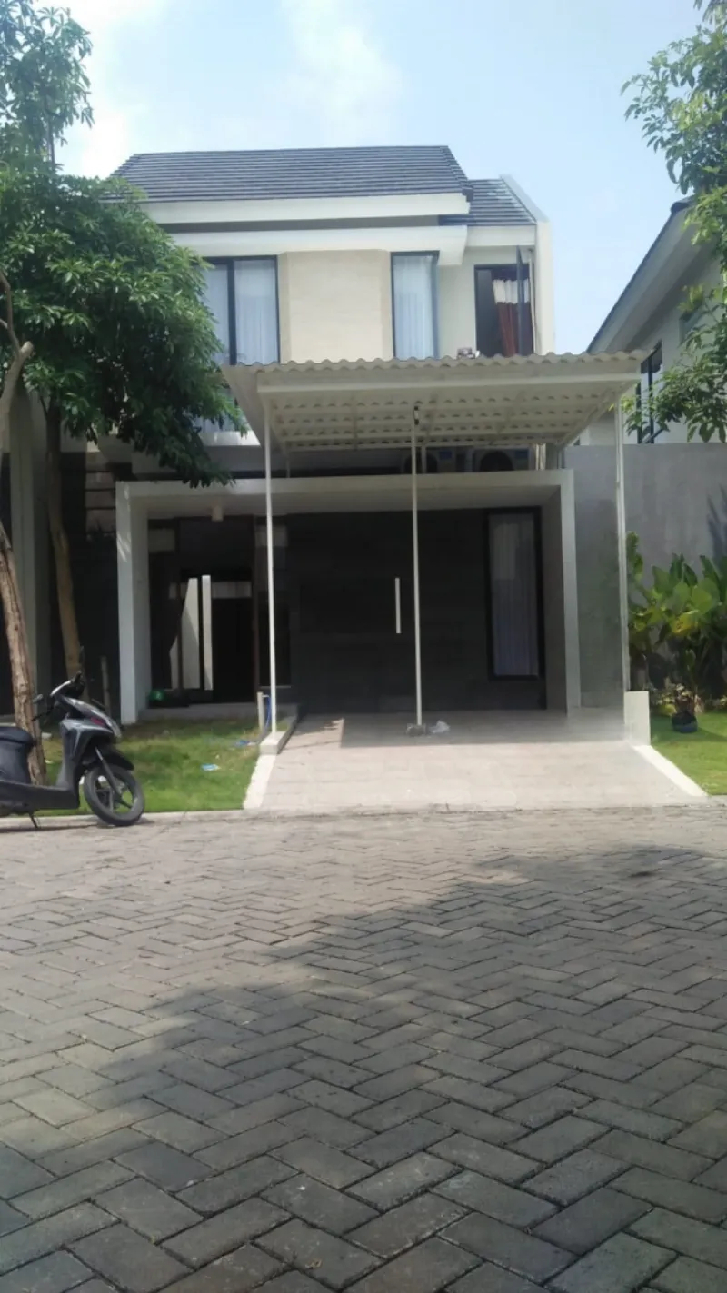 Rumah di Northwest Lake Citraland, Surabaya Barat - adasale