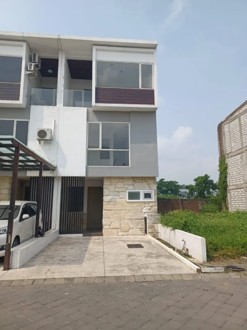 Rumah Minimalis di Forest Mansion, Surabaya - adasale