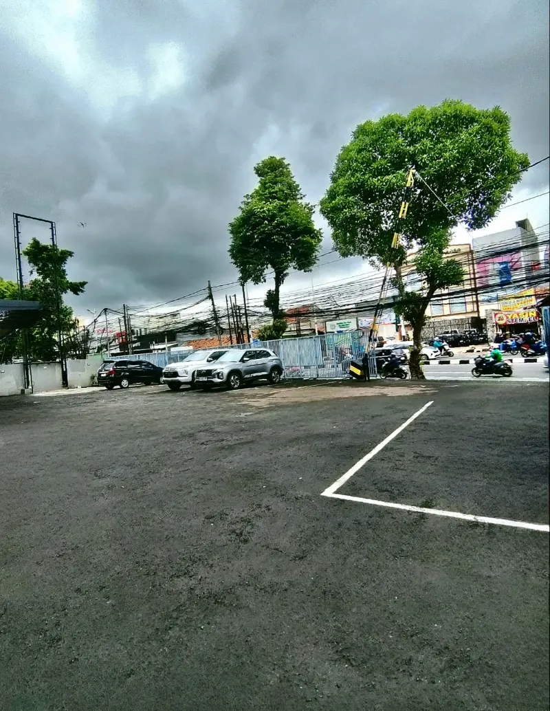 Gedung 6 lantai di dewi sartika jakarta timur - adasale