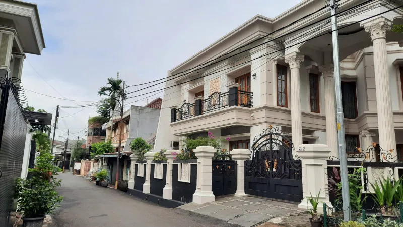 Rumah klasik siap huni di rawamangun - adasale