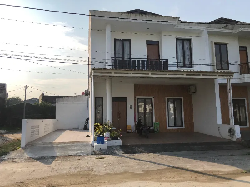 Rumah Hook 2 Lantai Kota Bekasi - adasale