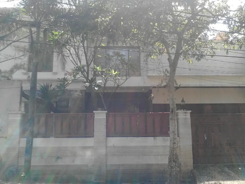 Rumah 2 Lantai di Kemang Timur, Jakarta Selatan - adasale