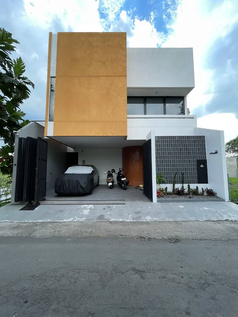 Rumah Mewah Semi Furnish dekat SCH Mall - adasale