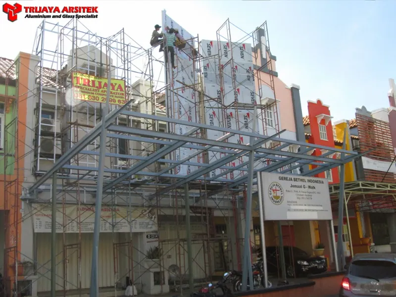 Jasa Pasang Kaca Aluminium Kusen Pintu Jendela dll - adasale