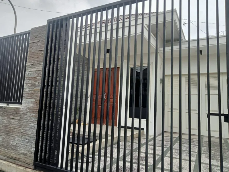 Jual Rumah di Manyar Tirtoyoso Utara Kota Surabaya - adasale