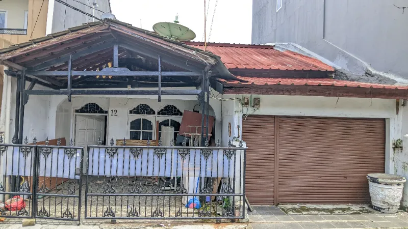 RUMAH KOMPLEK JUAL CEPAT - adasale