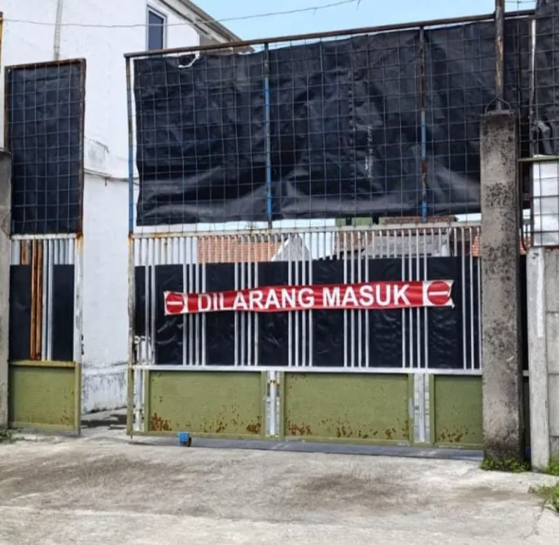 Gudang di Jalan Dukuh Menanggal, Surabaya - adasale