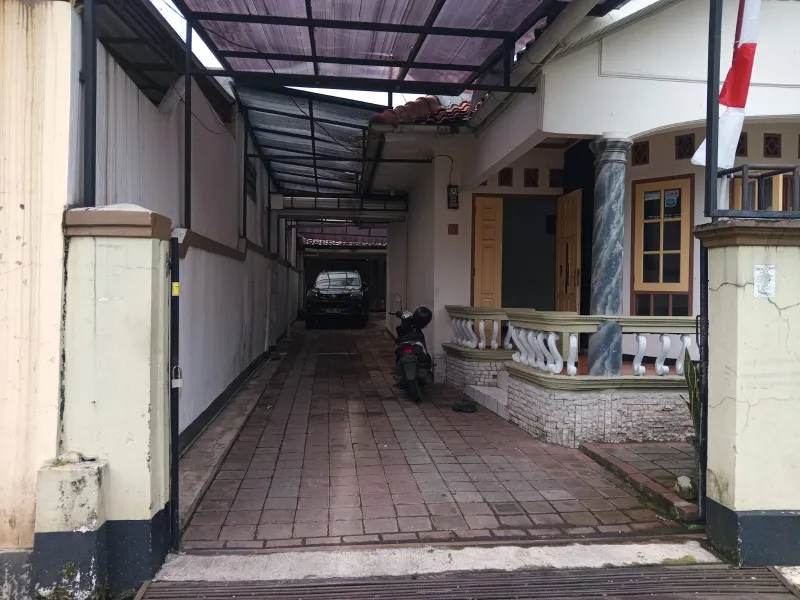 JUAL RUMAH BESAR - MURAH - adasale
