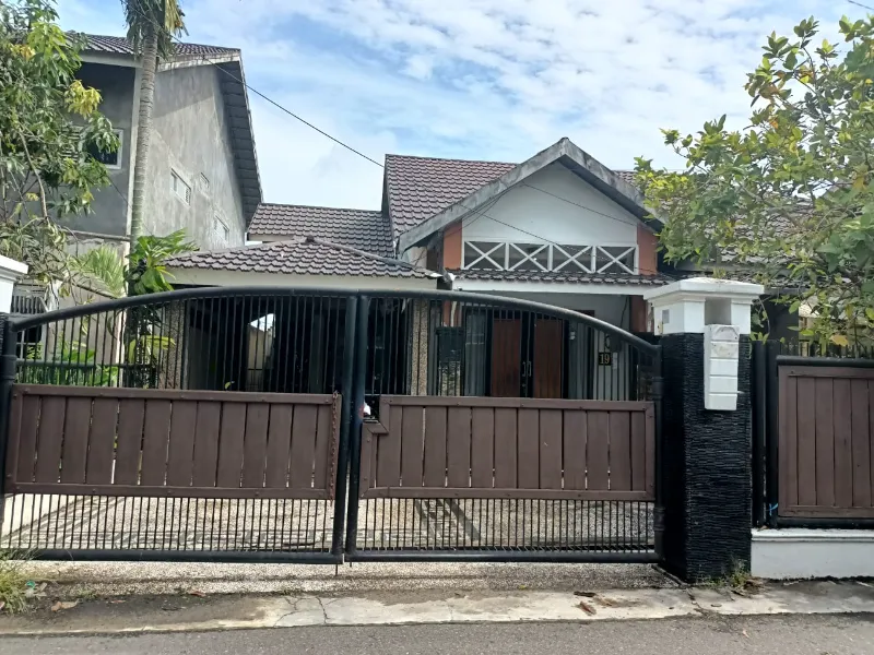 RUMAH STRATEGIS DI SULTAN ADAM BANJARMASIN  - adasale